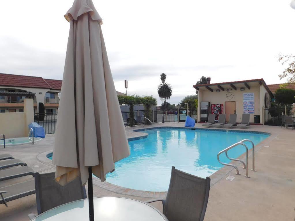 Laurel Inn & Conference Center Salinas Exterior photo