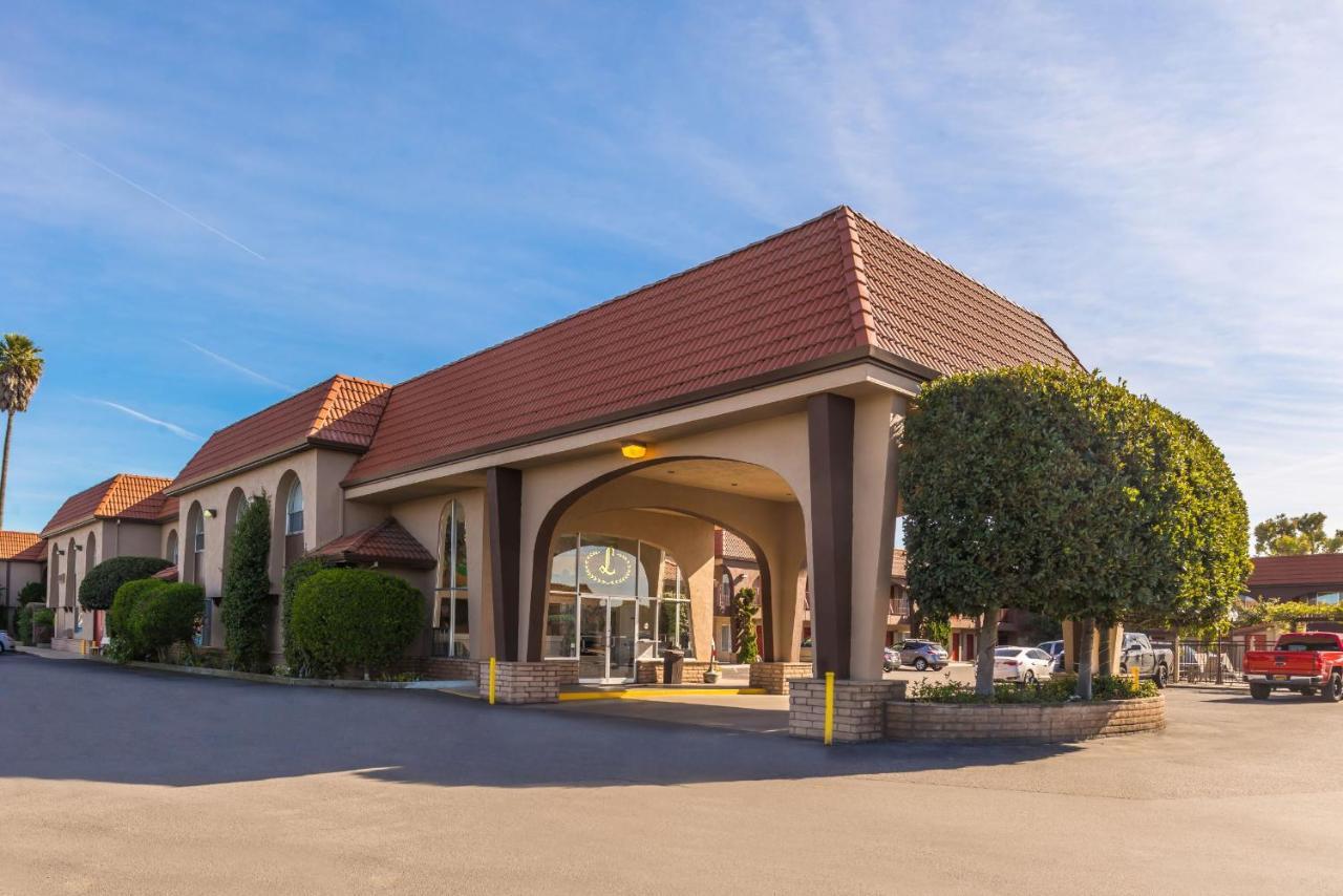 Laurel Inn & Conference Center Salinas Exterior photo