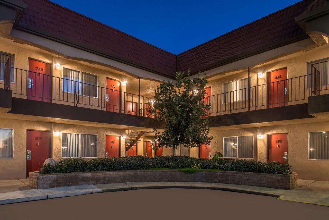 Laurel Inn & Conference Center Salinas Exterior photo